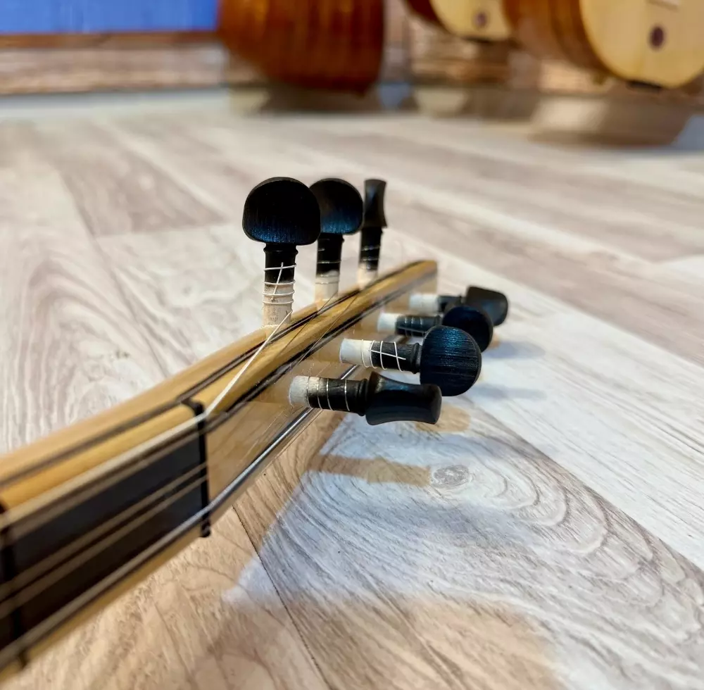 Dut Bağlama Kısa Sap Dut Bağlama Kısa Sap