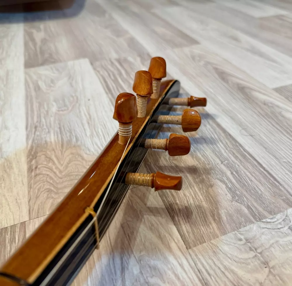 Dut Bağlama Kısa Sap Dut Bağlama Kısa Sap