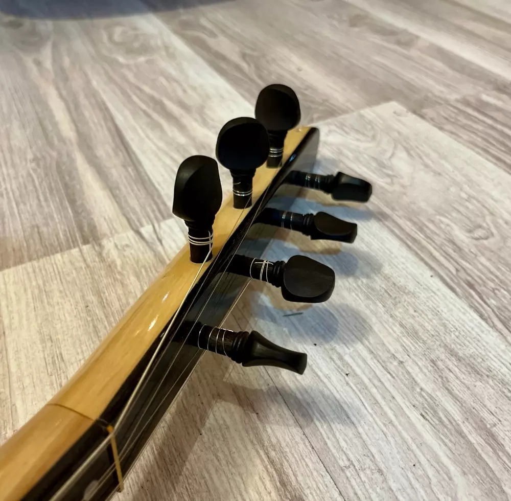 Profesyonel Kısa Sap Dut Bağlama Profesyonel Kısa Sap Dut Bağlama
