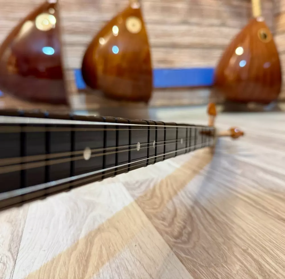 Maun Kısa Sap Bağlama Maun Kısa Sap Bağlama