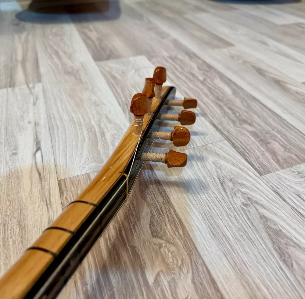 Maun Kısa Sap Bağlama Maun Kısa Sap Bağlama