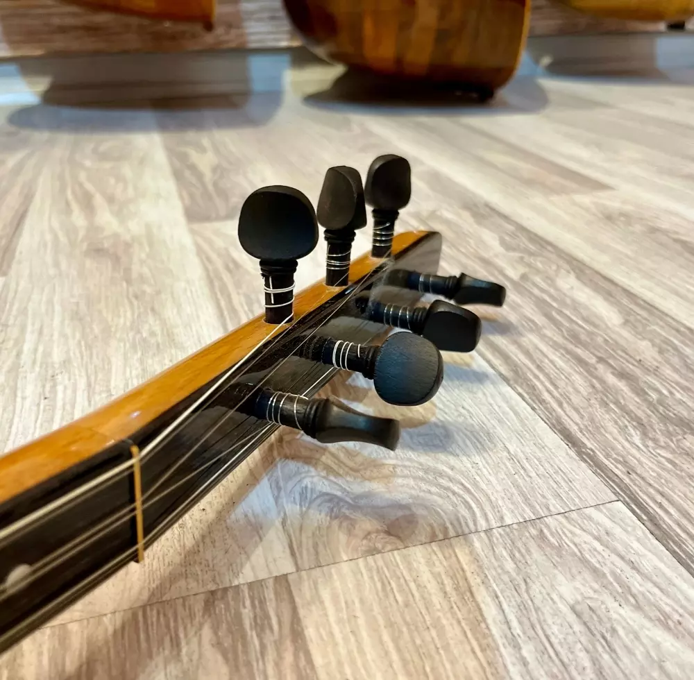 Profesyonel Uzun Sap Dut Bağlama Profesyonel Uzun Sap Dut Bağlama