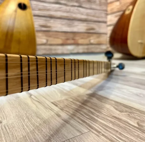 Cura Bağlama Saz