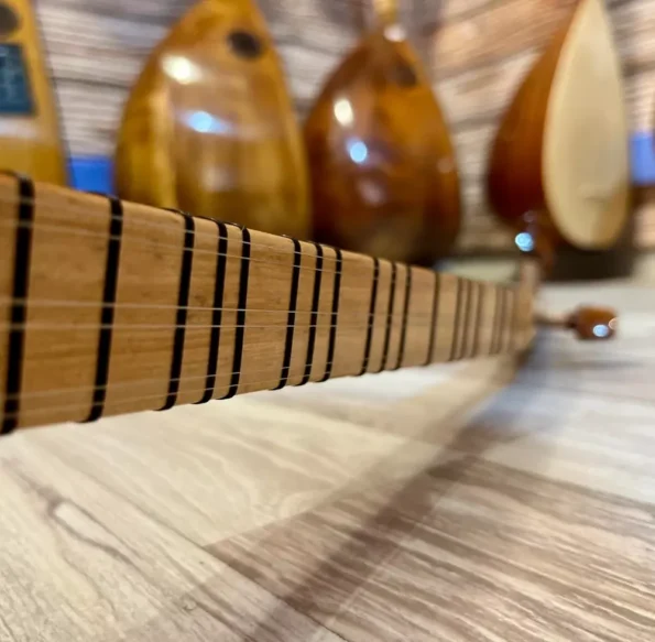 Cura Bağlama Saz
