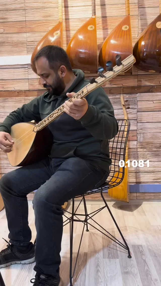Kısa Sap Ceviz Bağlama 

Taksitli Alışveriş İçin: https://muratatesmuzikevi.com sitemizin arama bölümüne 01081 yazarak ulaşabilirsiniz.

Tekne Boyu 42
Ladin Kapak
Gürgen Sap
Sap Tekne Kenarı Çıta
İşlemeli Klavye
Kelebek Burgu
Çift Ses Kafesi
Jak Girişi
Kılıf + Yedek Takım Tel + Tezene + Kargo Dahil
Garanti Süresi:18 Ay
Havale İndirimi İçin WhatsaAp

#bağlama 
#sazevi