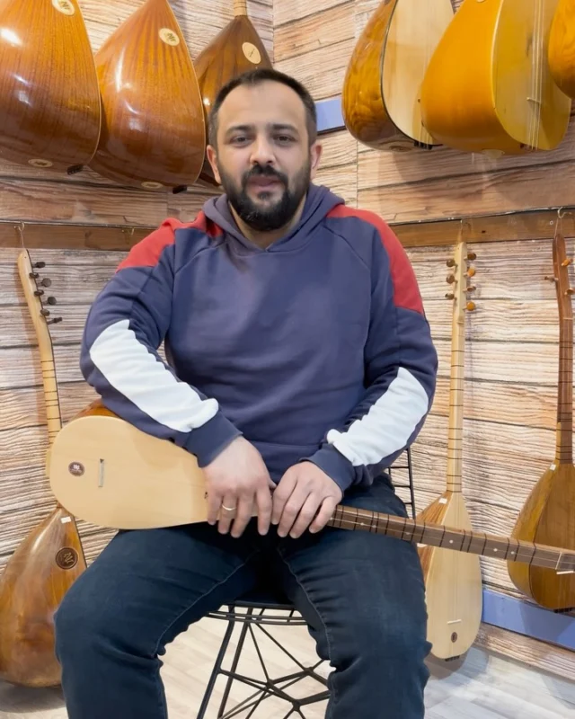 ⸻

Kopuz Bağlamada Kaçırılmayacak Kampanya!

İki adet Kopuz bağlamada büyük indirim fırsatı sizleri bekliyor!

15.000 TL yerine sadece 11.500 TL (tanesi)
Üstelik tane fiyatı, kargo dahil ve 18 ay garantili!

İnternet sitemiz üzerinden kredi kartına 12 aya kadar taksit imkânıyla kolayca alışveriş yapabilirsiniz.

Bu fırsatı kaçırmayın, hem kendiniz hem sevdikleriniz için kaliteyi avantajlı fiyatla yakalayın!

06008 kodlu Kopuz bağlama

34 Tekne
Ladin Kapak
Bete Sap
Sedef Noktalı Klavye
Kelebek Burgu
Kalın Kılıf + Yedek Takım Tel + Tezene + Kargo Dahil
Garanti Süresi:18 Ay

06010 kodlu Kopuz bağlama 

34 Tekne
Ladin Kapak
Bete Sap
Sedef Noktalı Klavye
Kelebek Burgu
Kalın Kılıf + Yedek Takım Tel + Tezene + Kargo Dahil
Garanti Süresi:18 Ay

#kopuzbağlama 
#kopuz