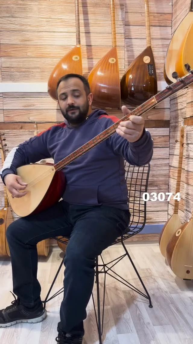 Profesyonel Uzun Sap Paduk Bağlama 

Taksitli Alışveriş İçin: www.muratatesmuzikevi.com sitemizin arama bölümüne 03074 yazarak ulaşabilirsiniz.

Havale İndirimi İçin WhatsaAp: 0538 629 24 15

44 Tekne 

Ladin Kapak 

Ak Gürgen Sap

İşlemeli Paduk Klavye 

Tekne Sap Kenarı Çıta 

Pelesenk Burgu 

Çift Ses Kafesi 

Jak Girişi

Garanti Süresi: 18 Ay

Kalın Kılıf + Yedek Takım Tel + Tezene + Kargo Dahil 26.000₺
