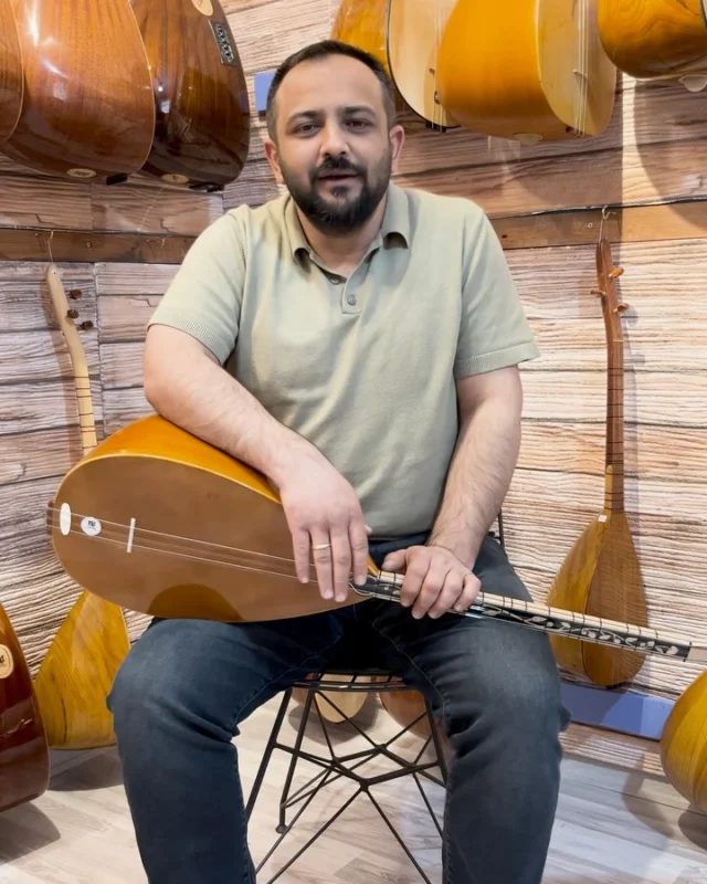Üç adet kısa sap bağlamada kampanya 9500 TL yerine 6500 TL kargo dahil ( tanesi 6.500₺ ) 

Kampanya 1 Dut Tekne 

Tekne Boyu 41 
Ladin kapak 
Gürgen sap
İşlemeli klavye 
Sap kenarı çıta 
Kelebek burgu 
Çift ses kafesi 
Jak girişi 

Kampanya 2 Dut Tekne 

Tekne boyu 40
Ladin kapak
Maun sap
Kelebek klavye 
Sedef nokta 
Sap kenarı çıta
Kelebek burgu 
Çift ses kafesi
Jak girişi

Kampanya 3 Ceviz Tekne 

Tekne boyu 42 
Ladin kapak
Gürgen sap
Abanoz klavye 
Sedef nokta
Sap kenarı çıta
Çift ses kafesi
Jak girişi
18 ay garanti süresi 
Kılıf + Yedek Takım Tel + Tezene + Kargo Dahil Tanesi 6.500₺ 

#baglama 
#saz 
#kısasapbağlama